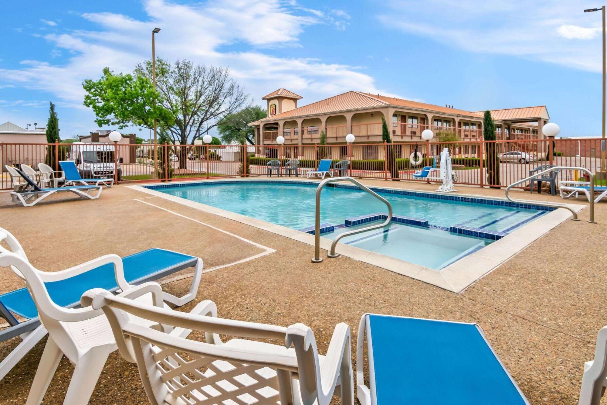 Motel Super 8 By Wyndham Southwest Grand Prairie